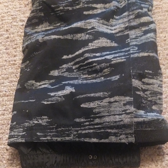 Under Armour Gray Cargo Snow Pants - Picture 2 of 7